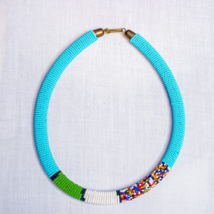 Round centered beads necklace